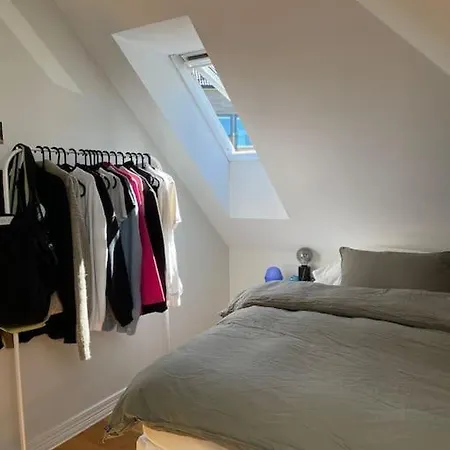 Sentral 3-roms Leies Ut, Pluss Ekstra Hems! Apartmán